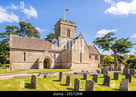 Die Kirche St. Mary the Virgin im Cotswold-Dorf Meysey Hampton, Gloucestershire, England Stockfoto