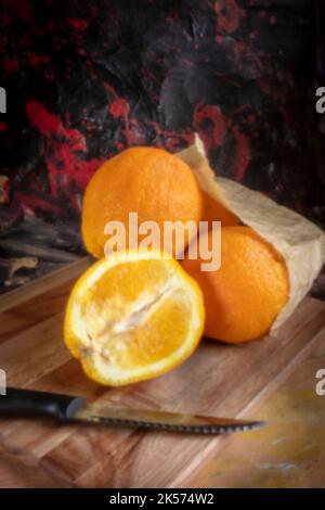 Alterstrotzend, digitales Zeitalter, Premium-Qualität, auffällig, herausragend, Hochauflösendes Lochbild der Stillzeit von saftig-orangen Lebensmitteln. Lenless-Fotografie Stockfoto