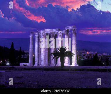 KORINTHISCHEN STIL STEIN SÄULEN TEMPEL DES ZEUS OLYMPIOS RUINEN ATHEN GRIECHENLAND Stockfoto