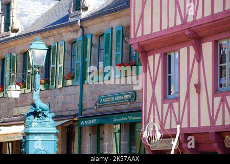 Frankreich, Finistère (29), Concarneau, maison à colombages dans la Ville Close, cité fortifiée des XVe et XVIe siècles remaniée par Vauban au XVIie siècle Stockfoto