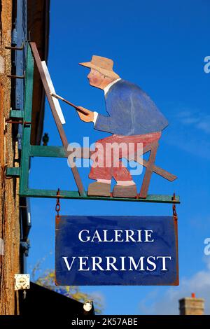 Frankreich, Finistère (29), Concarneau, enseigne de Commerce dans la Ville Close, cité fortifiée des XVe et XVIe siècles remaniée par Vauban au XVIie siècle Stockfoto