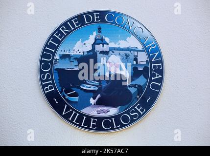 Frankreich, Finistère (29), Concarneau, enseigne de Commerce dans la Ville Close, cité fortifiée des XVe et XVIe siècles remaniée par Vauban au XVIie siècle Stockfoto