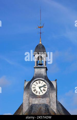 Frankreich, Finistère (29), Concarneau, l'horloge du beffroi de la Ville Close, cité fortifiée des XVe et XVIe siècles remaniée par Vauban au XVIie siècle Stockfoto