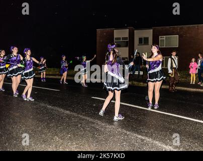 Nächtlicher Karneval in Budleigh Salterton. Stockfoto