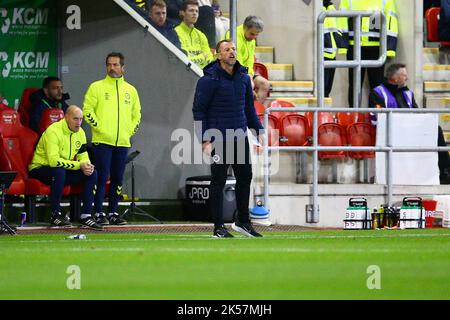 AESSAL New York Stadium, Rotherham, England - 5.. Oktober 2022 Millwall Manager Gary Rowett - während des Spiels Rotherham gegen Millwall, Sky Bet Championship, 2022/23, AESSEAL New York Stadium, Rotherham, England - 5.. Oktober 2022 Credit: Arthur Haigh/WhiteRoseFotos/Alamy Live News Stockfoto