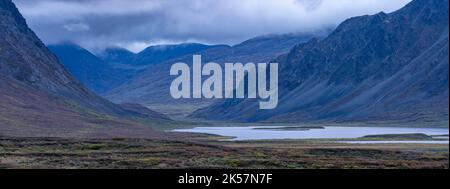 Glacier Gap Lake vom Denali Highway in Alaska aus gesehen. Stockfoto