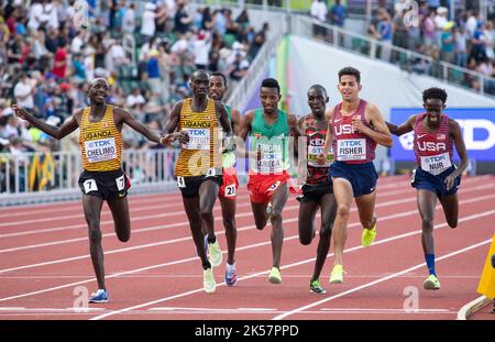 Oscar Chelimo, Joshua Cheptegei, Selemon Barega und Grant Fisher, die bei den 5000m Läufen der Männer bei den Leichtathletik-Weltmeisterschaften, Hayward Fiel, gegeneinander antreten Stockfoto