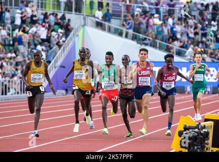 Oscar Chelimo, Joshua Cheptegei, Selemon Barega und Grant Fisher, die bei den 5000m Läufen der Männer bei den Leichtathletik-Weltmeisterschaften, Hayward Fiel, gegeneinander antreten Stockfoto