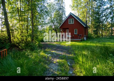 Holzhütte oder stabbur im ländlichen Norwegen Stockfoto