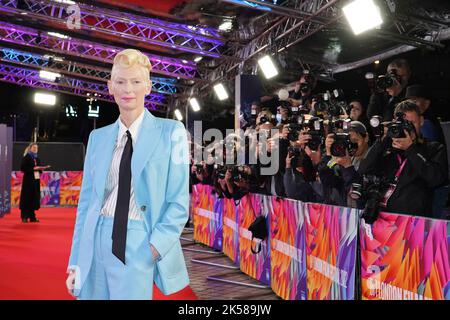 Tilda Swinton kommt zur britischen Premiere der Ewigen Tochter während des BFI London Film Festival 2022 in der Royal Festival Hall, Southbank Centre, London. Bilddatum: Donnerstag, 6. Oktober 2022. Stockfoto