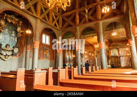 Innenraum der berühmten Stabkirche aus Holz von Ringebu in Norwegen Stockfoto