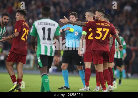 Rom, Italien. 06. Oktober 2022. ROM, Italien - 06.10.2022: Während des UEFA Europe League-Spiels der Gruppe C zwischen AS Roma und Real Betis Sevilla am 10. Oktober 2022 im Olympiastadion in Rom, Italien. Kredit: Unabhängige Fotoagentur/Alamy Live Nachrichten Stockfoto