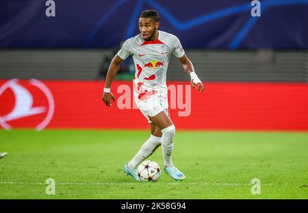 Leipzig, Deutschland. 05. Oktober 2022. Fußball: Champions League, Gruppenphase, Gruppe F, Matchday 3, RB Leipzig - Celtic. Leipzig-Spieler Christopher Nkunku am Ball. Quelle: Jan Woitas/dpa/Alamy Live News Stockfoto