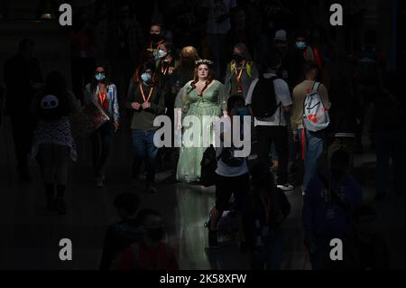 New York, USA. 06. Oktober 2022. Cosplayer nehmen an der New York Comic Con 2022 in New York, NY, 06. Oktober 2022 Teil. (Foto von Anthony Behar/Sipa USA) Quelle: SIPA USA/Alamy Live News Stockfoto
