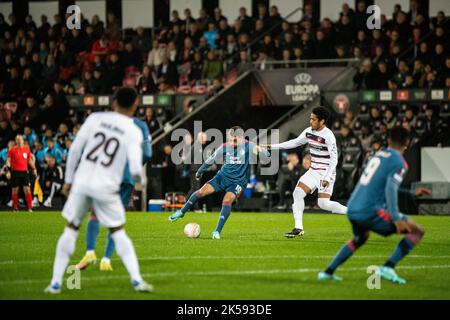 Herning, Dänemark. 06. Oktober 2022. Orkun Kokcu (10) aus Feyenoord beim UEFA Europa League-Spiel zwischen FC Midtjylland und Feyenoord in der MCH Arena in Herning. (Foto: Gonzales Photo/Alamy Live News Stockfoto