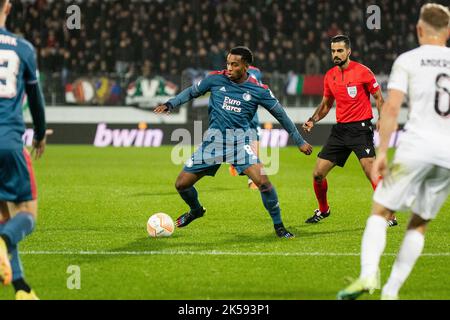 Herning, Dänemark. 06. Oktober 2022. Quinten Timber (8) aus Feyenoord beim UEFA Europa League Spiel zwischen FC Midtjylland und Feyenoord in der MCH Arena in Herning. (Foto: Gonzales Photo/Alamy Live News Stockfoto