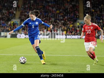 Cardiff, Wales, 6, Oktober, 2022,Marija Milinkovic ( Bosnien und Herzegowina) im Einsatz, während der FIFA Womens World Cup 2023 Play-Off First Round, Credit:, Graham Glendinning,/ Alamy Live News Final Score: 1-0 Stockfoto