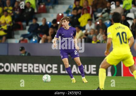 Valencia, Spanien. 6. Oktober 2022. Romeo Vucic (Wein) Fußball/Fußball : UEFA Europa Conference League Gruppenspiel Gruppe C zwischen Villarreal CF 5-0 FK Austria Wien im Estadi Ciutat de Valancia in Valencia, Spanien . Quelle: Mutsu Kawamori/AFLO/Alamy Live News Stockfoto