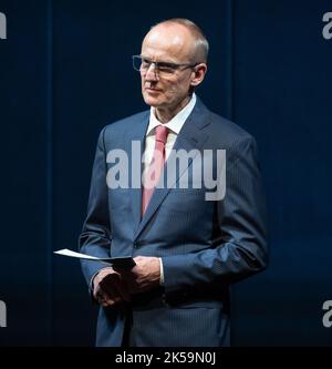 München, Deutschland. 06. Oktober 2022. Wolfgang Krach, Chefredakteur der Süddeutschen Zeitung, nimmt an einer Feier zum 77.-jährigen Bestehen der Süddeutschen Zeitung im Gärtnerplatztheater Teil. Quelle: Sven Hoppe/dpa/Alamy Live News Stockfoto