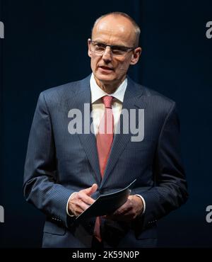 München, Deutschland. 06. Oktober 2022. Wolfgang Krach, Chefredakteur der Süddeutschen Zeitung, nimmt an einer Feier zum 77.-jährigen Bestehen der Süddeutschen Zeitung im Gärtnerplatztheater Teil. Quelle: Sven Hoppe/dpa/Alamy Live News Stockfoto