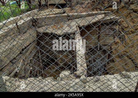 Der alte Zugang zur Salzmine Praid, jetzt geschlossen, droht am 19. Juni 2021 in Praid, Harghita, einzustürzen. Stockfoto