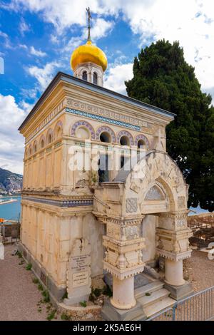 Friedhof des Alten Schlosses, Menton. Die hügelige, mittelalterliche Altstadt an der französischen Riviera im Département Alpes-Maritimes in Frankreich. Stockfoto