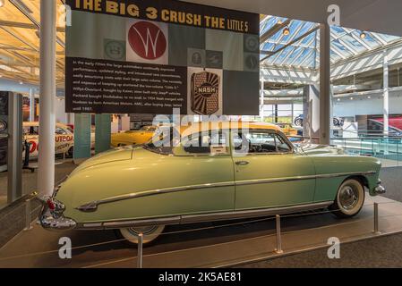 AUBURN HILLS, MI/USA - 19. AUGUST 2016: Ein Hudson-Hornet-Wagen aus dem Jahr 1953, Walter P. Chrysler Museum. Stockfoto