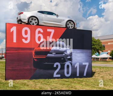 BIRMINGHAM, MI/USA - 19. AUGUST 2016: Ausstellung „1967-2017: 50 Jahre Camaro“, Woodward Dream Cruise. Stockfoto