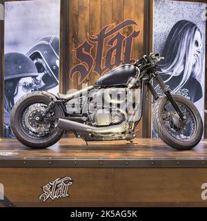 Cleveland, OH, USA - 29. Januar 2016: Ein Custom Star Bolt Motorrad von Glen Burnie Motorsports, Progressive International Motorcycle Show. Stockfoto