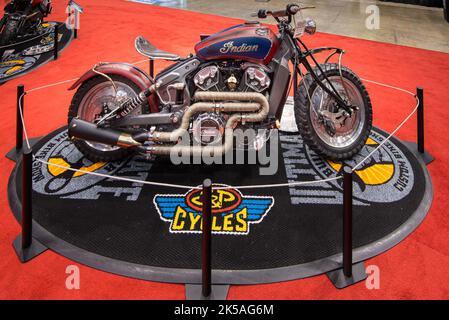 Cleveland, OH, USA - 29. Januar 2016: Ein kundenspezifisches Indian Scout Motorrad von Richard Worley, Ultimate Builder Custom Bike Show. Stockfoto