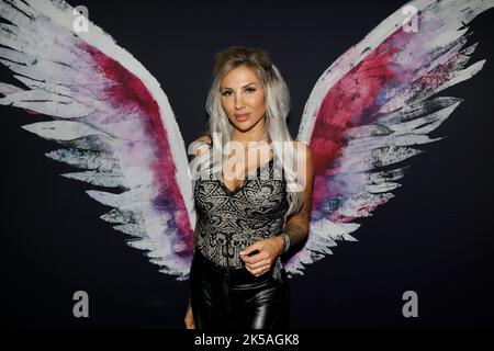 Viktoria Livada aka Livadax3 beim Grand Opening der Beauty-Praxis Medicalthree & Laserized in der Wildsruffer Straße. Dresden, 02.10.2022 Stockfoto