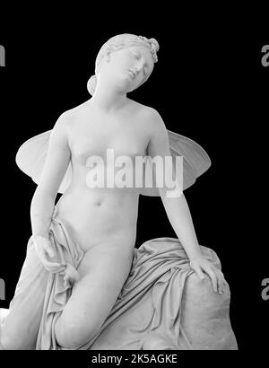 Alte Statue. Psyche in einer schwachen Skulptur von Pietro Tenerani in der Eremitage. Masterpiece isoliertes Foto mit Beschneidungspfad Stockfoto