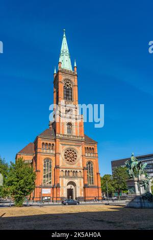 Die Kirche Johanneskirche -St. Johns Kirche - am Martin-Luther-Platz in der Düsseldorfer Innenstadt. Erbaut 1881 und wird auch Stadtkirche genannt Stockfoto