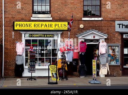 E-Zigaretten- und Vapes-Shop, Stratford-upon-Avon, Großbritannien Stockfoto