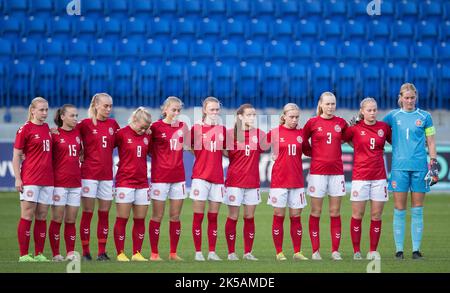 Poprad, Slowakei, 5.. Oktober 2022. Das dänische Team ist beim UEFA Women's U19 Euro 2023 Qualifying Match zwischen der Slowakei und Dänemark im National Training Center in Poprad, Slowakei, vertreten. 5. Oktober 2022. Kredit: Nikola Krstic/Alamy Stockfoto