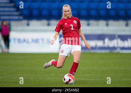 Poprad, Slowakei, 5.. Oktober 2022. IDE Marie Jorgensen aus Dänemark in Aktion beim UEFA Women's U19 Euro 2023 Qualifying match zwischen der Slowakei und Dänemark im Nationalen Trainingszentrum in Poprad, Slowakei. 5. Oktober 2022. Kredit: Nikola Krstic/Alamy Stockfoto