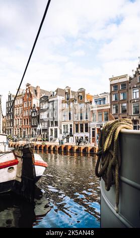 Blick auf den Fluss in Amsterdam in den Niederlanden Holland Stockfoto