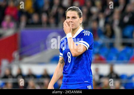 Cardiff, Wales. 6. Oktober 2022. Marija Aleksić aus Bosnien und Herzegowina während des FIFA Frauen-WM-Play-Off-Spiels zwischen Wales und Bosnien und Herzegowina am 6. Oktober 2022 im Cardiff City Stadium in Cardiff, Wales, Großbritannien. Quelle: Duncan Thomas/Majestic Media. Stockfoto