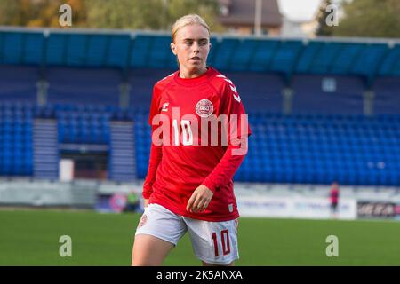 Poprad, Slowakei, 5.. Oktober 2022. Pernille Sanvig aus Dänemark reagiert während des UEFA Women's U19 Euro 2023 Qualifying matches zwischen der Slowakei und Dänemark im Nationalen Trainingszentrum in Poprad, Slowakei. 5. Oktober 2022. Kredit: Nikola Krstic/Alamy Stockfoto