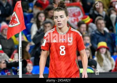 Cardiff, Wales. 6. Oktober 2022. Angharad James von Wales während des FIFA Frauen-WM-Play-Off-Spiels zwischen Wales und Bosnien und Herzegowina am 6. Oktober 2022 im Cardiff City Stadium in Cardiff, Wales, Großbritannien. Quelle: Duncan Thomas/Majestic Media. Stockfoto