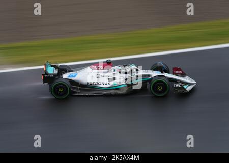 Suzuka, Japan. 7. Oktober 2022. Mercedes' britischer Fahrer George Russell fährt beim zweiten Training des Formel 1 Japan Grand Prix, der am 7. Oktober 2022 auf dem Suzuka Circuit in Suzuka City, Japan, stattfand. Quelle: Zhang Xiaoyu/Xinhua/Alamy Live News Stockfoto