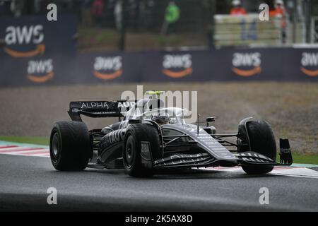 Suzuka, Japan. 7. Oktober 2022. AlphaTauris japanischer Fahrer Tsunoda Yuki fährt beim zweiten Training des Formel 1 Japan Grand Prix, der am 7. Oktober 2022 auf dem Suzuka Circuit in Suzuka City, Japan, stattfand. Quelle: Zhang Xiaoyu/Xinhua/Alamy Live News Stockfoto