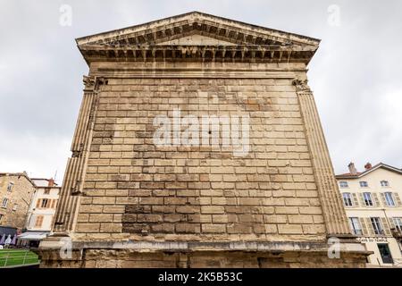 Römischer Tempel (Tempel des Augustus und Livia). Vienne war unter dem lateinischen Namen Wien ein wichtiges Zentrum des Römischen Reiches. Vienne ist eine Stadt im Südosten Stockfoto