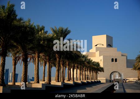 Museum für islamische Kunst, gilt als bedeutenstes Museum für islamische Kunst in Arabien, Wahrzeichen der Stadt Doha, Katar, Katar Stockfoto