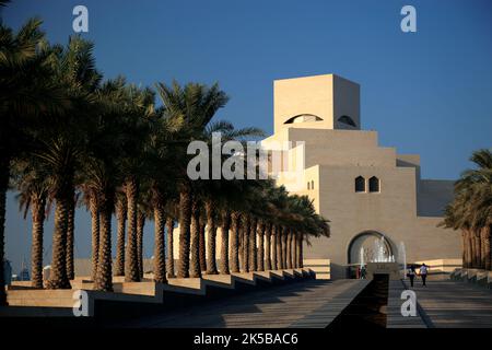 Museum für islamische Kunst, gilt als bedeutenstes Museum für islamische Kunst in Arabien, Wahrzeichen der Stadt Doha, Katar, Katar Stockfoto