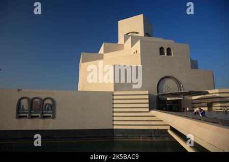 Museum für islamische Kunst, gilt als bedeutenstes Museum für islamische Kunst in Arabien, Wahrzeichen der Stadt Doha, Katar, Katar Stockfoto