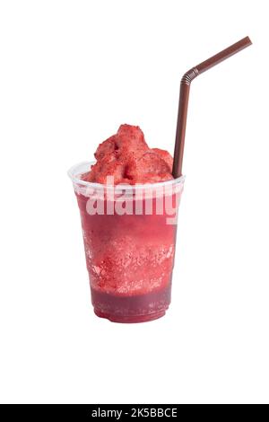 Bengal Currant Erdbeersaft Smoothie gekühlt bereit zu trinken auf weißem Hintergrund isoliert Clipping Pfad Stockfoto