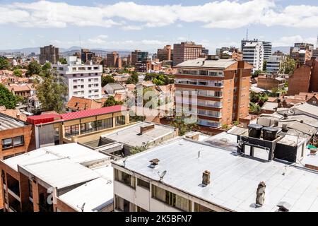 Bogota Kolumbien, Chapinero Norte, Nachbarschaft Panoramablick auf die Skyline der Stadt Hochhäuser Wohnhäuser Dächer Stadtantenne Overhead, Colo Stockfoto