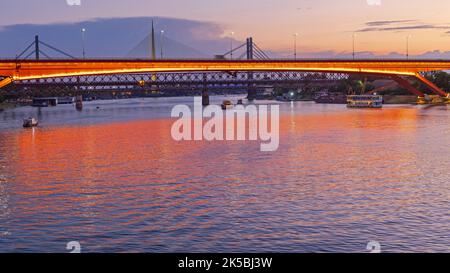 Orange Bridge Gazela Über Den Fluss Sava Belgrade City Dusk Stockfoto