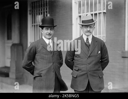 Graf J.H. Von Bernstorff, Botschafter aus Deutschland, mit Baron Sudenhorst von Zwiedinek, 1914. Erster Weltkrieg: Johann Heinrich von Bernstorff (rechts), war von 1908 bis 1917 deutscher Botschafter in den Vereinigten Staaten. Er verließ die USA am 3. Februar 1917, nachdem Präsident Woodrow Wilson die diplomatischen Beziehungen zu Deutschland abgebrochen hatte. Links steht der österreichische Diplomat Julius Ferdinand Zwiedinek, Freiherr von S&#xfc;denhorst. Stockfoto